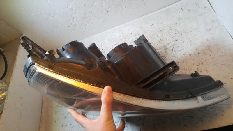 Faro usado original (OEM) KIA Sedona 2007-2012