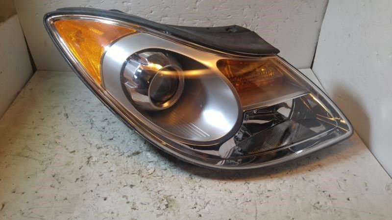 Right headlamp assembly composite used genuine OEM Hyundai Veracruz 2007-2012