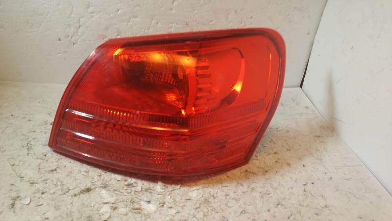 Calavera (luz trasera) derecha usada original (OEM) Nissan Rogue 2008-2013