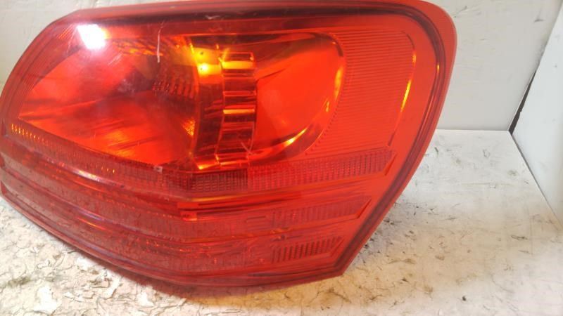 Calavera (luz trasera) derecha usada original (OEM) Nissan Rogue 2008-2013