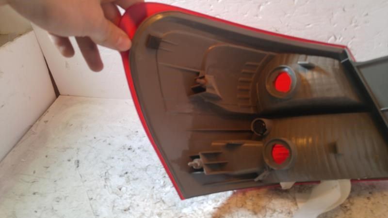 Calavera (luz trasera) derecha usada original (OEM) Nissan Rogue 2008-2013