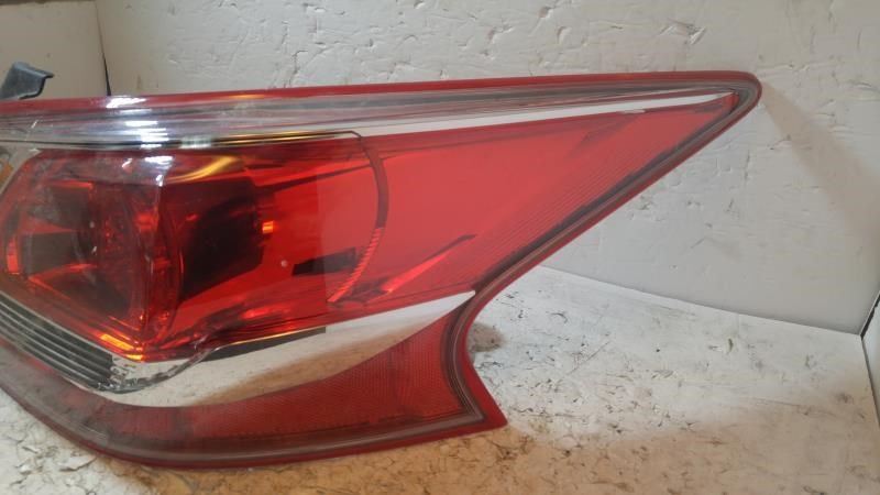 Calavera (luz trasera) derecha usada original (OEM) Nissan Altima 2013