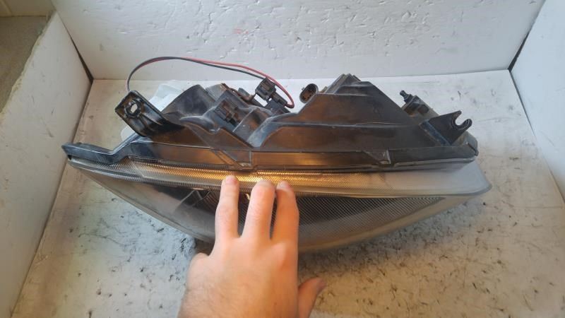 Right headlamp assembly composite used genuine OEM Nissan Altima 2005-2006