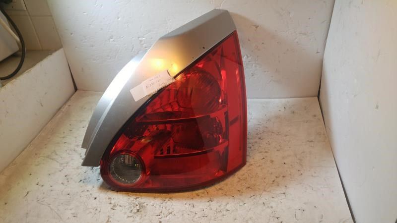 Right taillamp assembly used genuine OEM Nissan Maxima 2004-2008