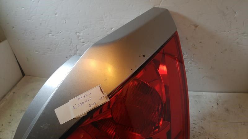 Right taillamp assembly used genuine OEM Nissan Maxima 2004-2008