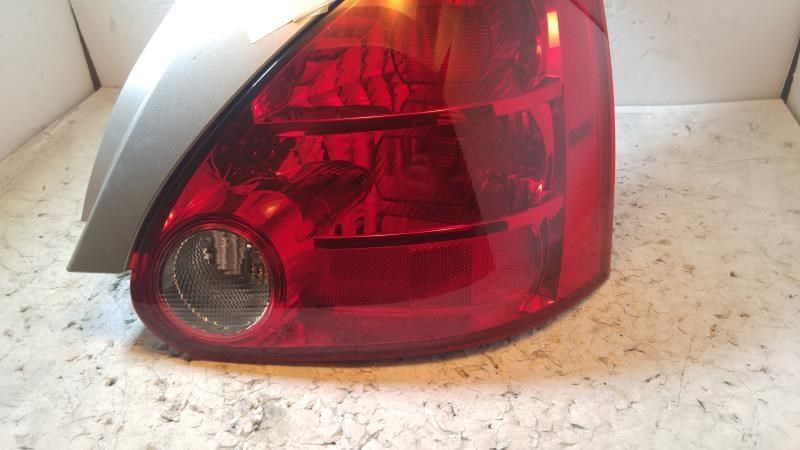 Right taillamp assembly used genuine OEM Nissan Maxima 2004-2008
