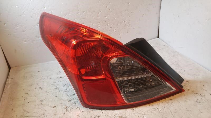 Right taillamp assembly used genuine OEM Nissan Versa 2012-2019