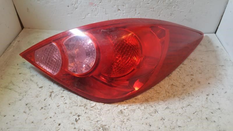 Calavera (luz trasera) derecha usada original (OEM) Nissan Versa 2007-2012