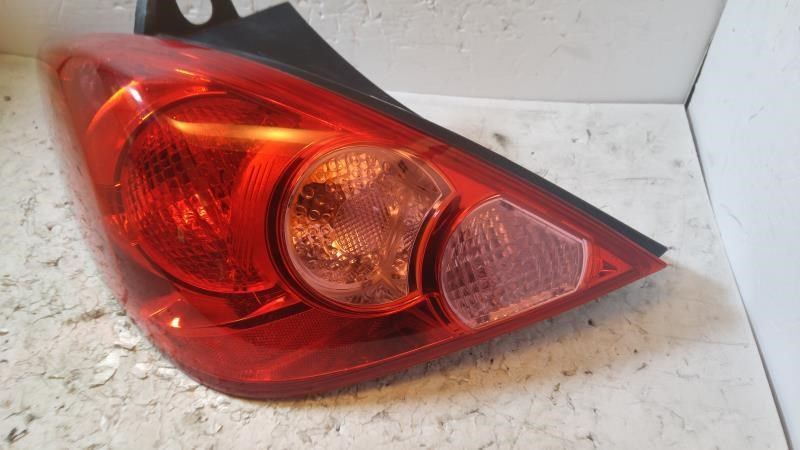 Calavera (luz trasera) izquierda usada original (OEM) Nissan Versa 2007-2011