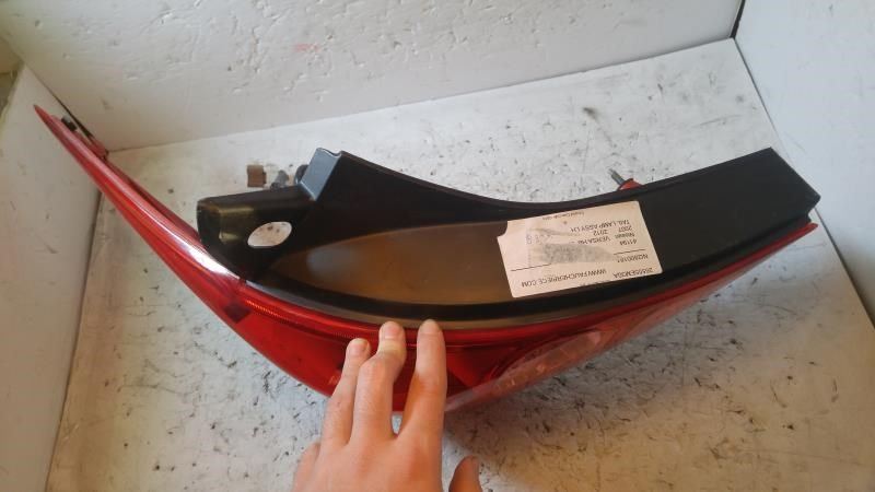 Calavera (luz trasera) izquierda usada original (OEM) Nissan Versa 2007-2011