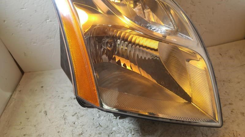 Faro derecho usado original (OEM) Nissan Sentra 2010-2012