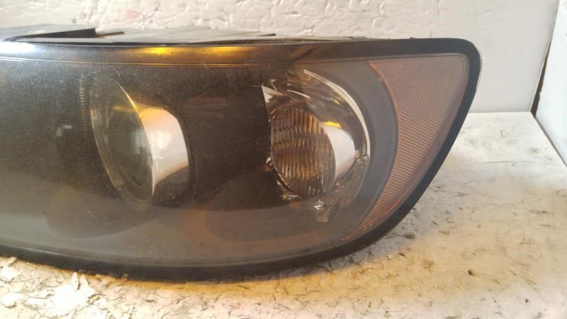 Headlamp Assembly used genuine OEM Volvo Volvo 40 Series 2004-2007