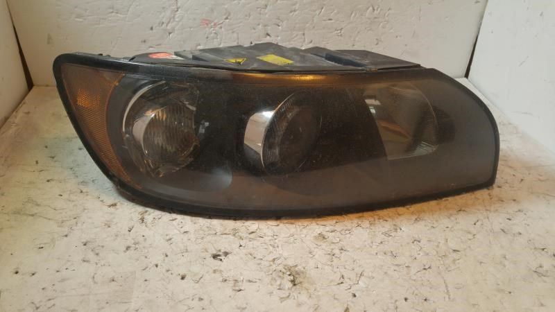 Headlamp Assembly used genuine OEM Volvo Volvo 40 Series 2004-2007