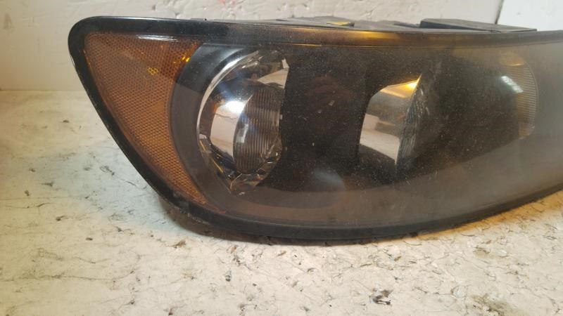 Headlamp Assembly used genuine OEM Volvo Volvo 40 Series 2004-2007