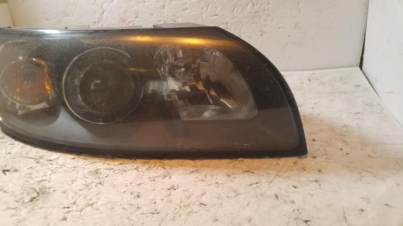 Headlamp Assembly used genuine OEM Volvo Volvo 40 Series 2004-2007
