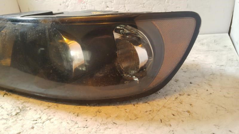 Headlamp Assembly used genuine OEM Volvo Volvo 40 Series 2004-2007