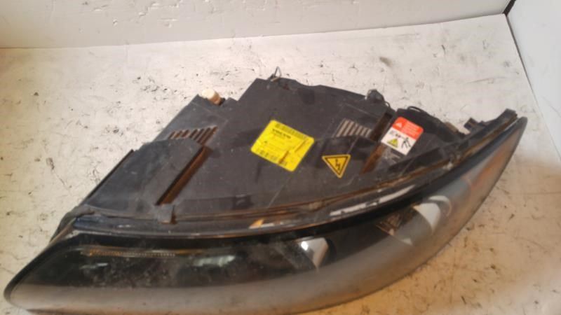 Headlamp Assembly used genuine OEM Volvo Volvo 40 Series 2004-2007