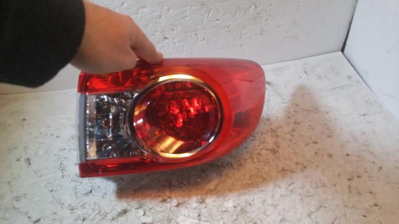 Calavera (luz trasera) derecha usada original (OEM) Toyota Corolla 2011-2013