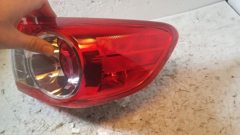 Calavera (luz trasera) derecha usada original (OEM) Toyota Corolla 2011-2013