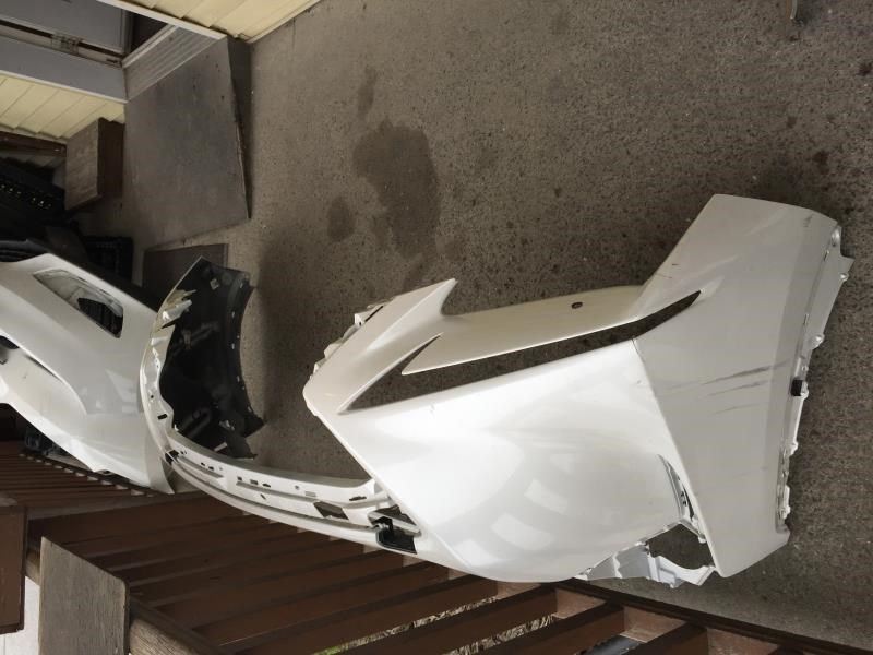 Defensa (parachoques) delantera usada original (OEM) Lexus NX200T 2015-2017