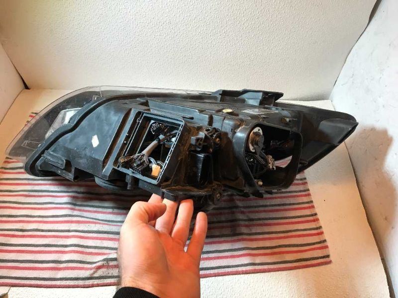 Faro derecho usado original (OEM) Audi Q7 2010-2015