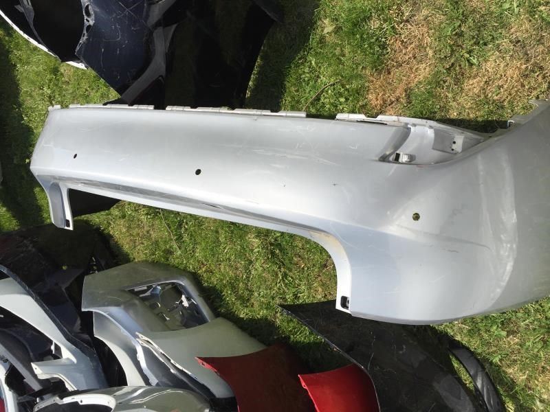 Defensa (parachoques) trasera usada original (OEM) Lexus IS350 2014-2016