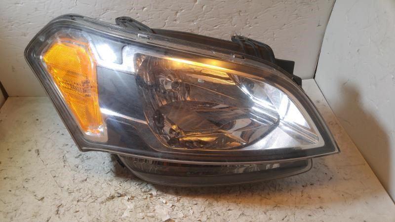 Right headlamp assembly composite used genuine OEM KIA Soul 2010-2011