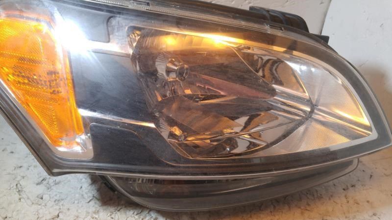 Right headlamp assembly composite used genuine OEM KIA Soul 2010-2011