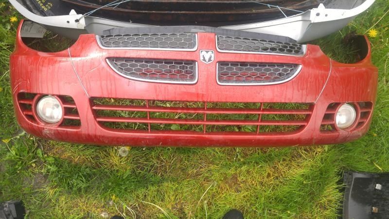 Defensa (parachoques) delantera usada original (OEM) Chrysler Neon 2003-2005