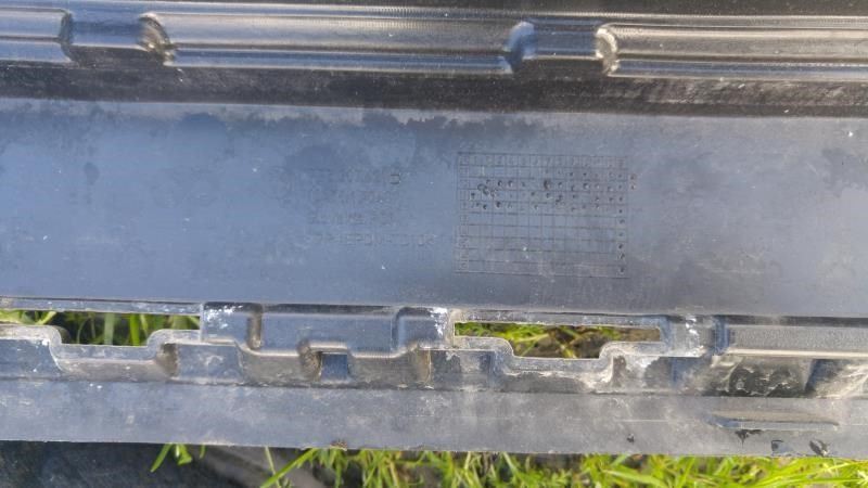 Defensa (parachoques) trasera usada original (OEM) Volkswagen Touareg 2011-2014