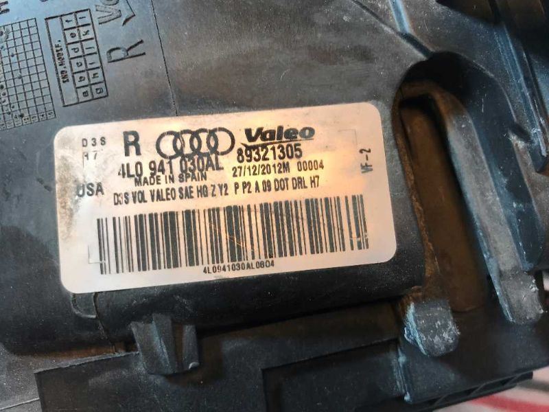 Right headlamp lens/housing used genuine OEM Audi Q7 2010-2015