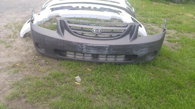Front bumper grille used genuine OEM KIA Spectra 2005-2006