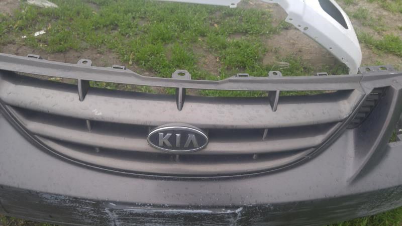 Front bumper grille used genuine OEM KIA Spectra 2005-2006