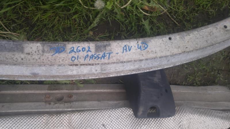 Refuerzo de defensa trasero usado original (OEM) Volkswagen Passat 1998-2001