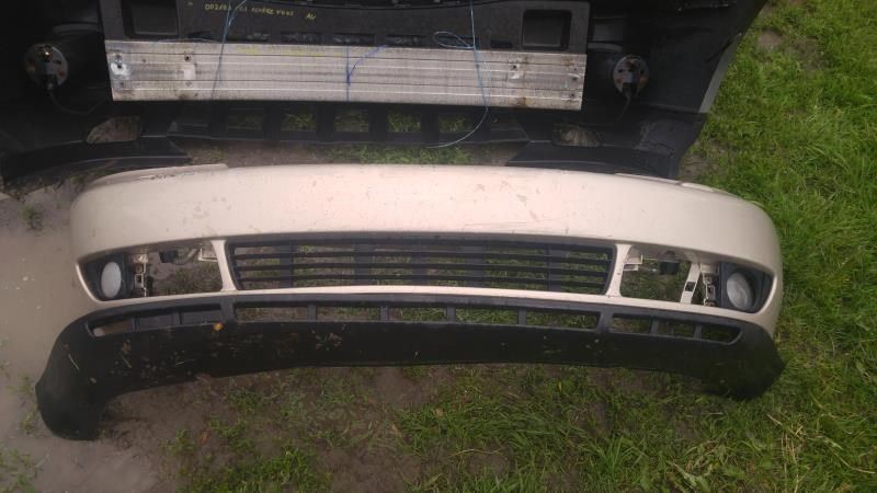 Faldón de defensa delantero usado original (OEM) Audi A4 1996-2001