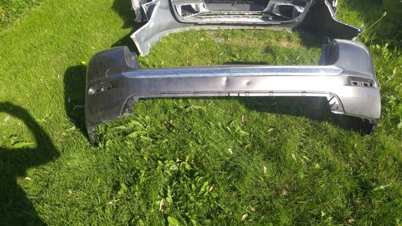 Defensa (parachoques) trasera usada original (OEM) Toyota Highlander 2011-2013