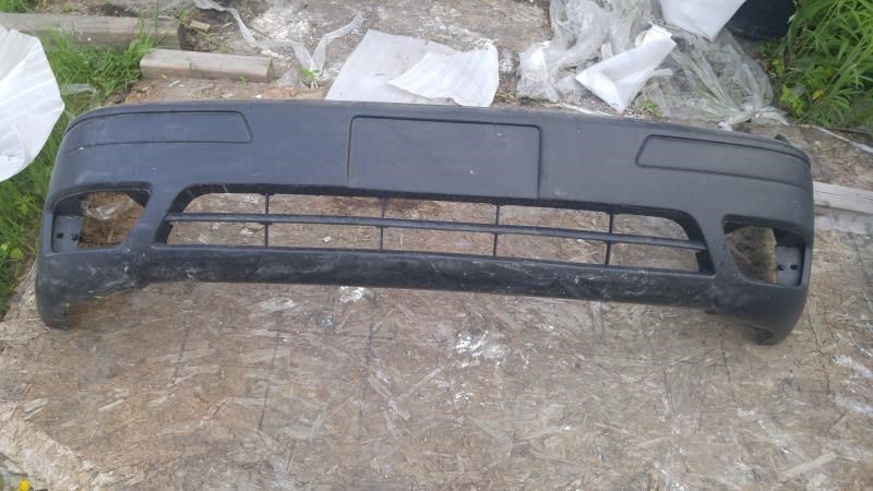 Defensa (parachoques) delantera usada original (OEM) Ford Focus 2005-2007