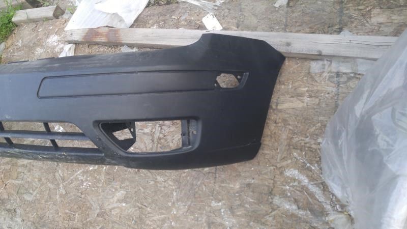 Defensa (parachoques) delantera usada original (OEM) Ford Focus 2005-2007