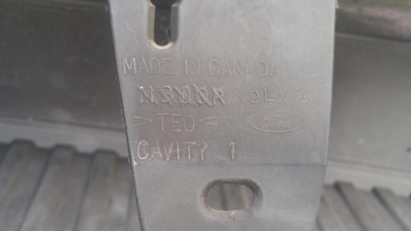 Defensa (parachoques) trasera usada original (OEM) Ford Freestar 2004-2007