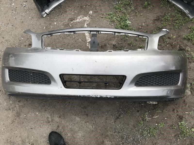 Defensa (parachoques) delantera usada original (OEM) Infiniti G37 2008-2010