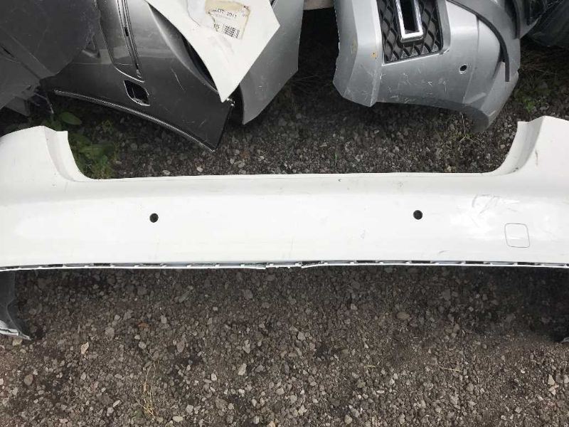 Defensa (parachoques) trasera usada original (OEM) Audi A4 2013-2016