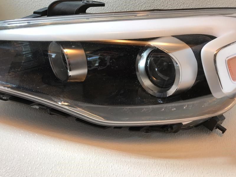 Headlamp Assembly used genuine OEM KIA Cadenza 2014-2016