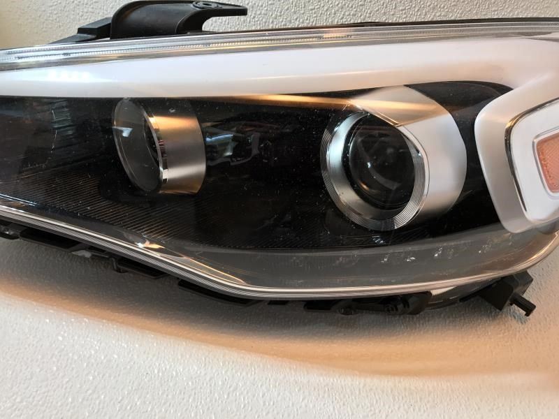 Headlamp Assembly used genuine OEM KIA Cadenza 2014-2016