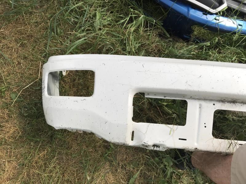 Support de pare-choc avant droit usagé d'origine (OEM) Chevrolet Silverado 1500 2014-2015 (Right front bumper bracket)