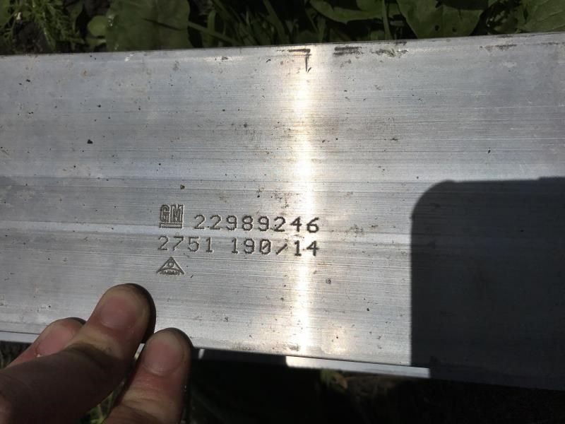 Refuerzo de defensa trasero usado original (OEM) Chevrolet Volt 2011-2015