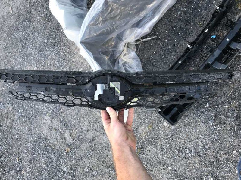 Grille assembly used genuine OEM Toyota Echo 2003-2005