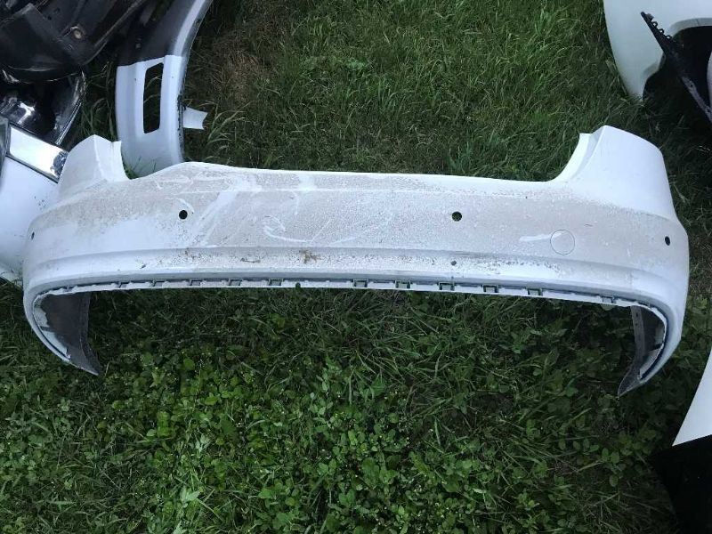 Defensa (parachoques) trasera usada original (OEM) Audi A4 2013-2016
