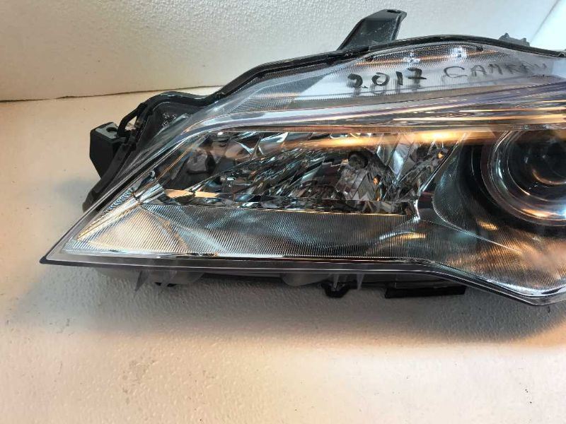 Faro usado original (OEM) Toyota Camry 2015-2017
