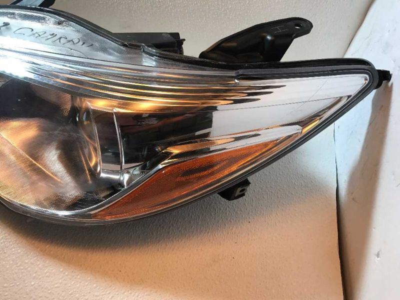 Faro usado original (OEM) Toyota Camry 2015-2017