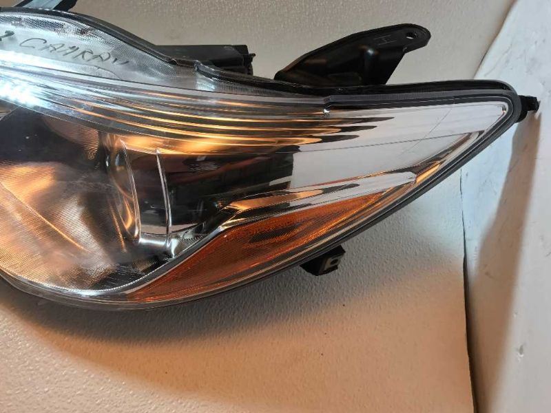 Faro usado original (OEM) Toyota Camry 2015-2017